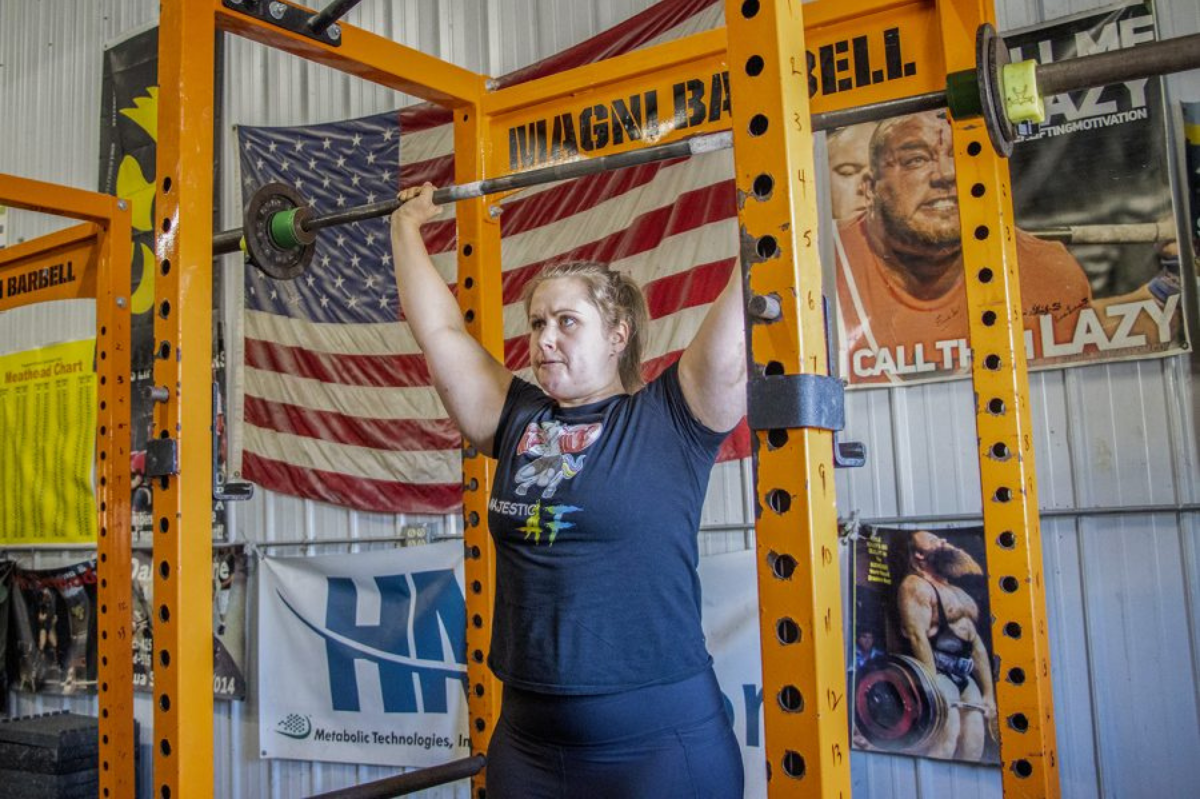 Jess Gorzelitz weight lifting