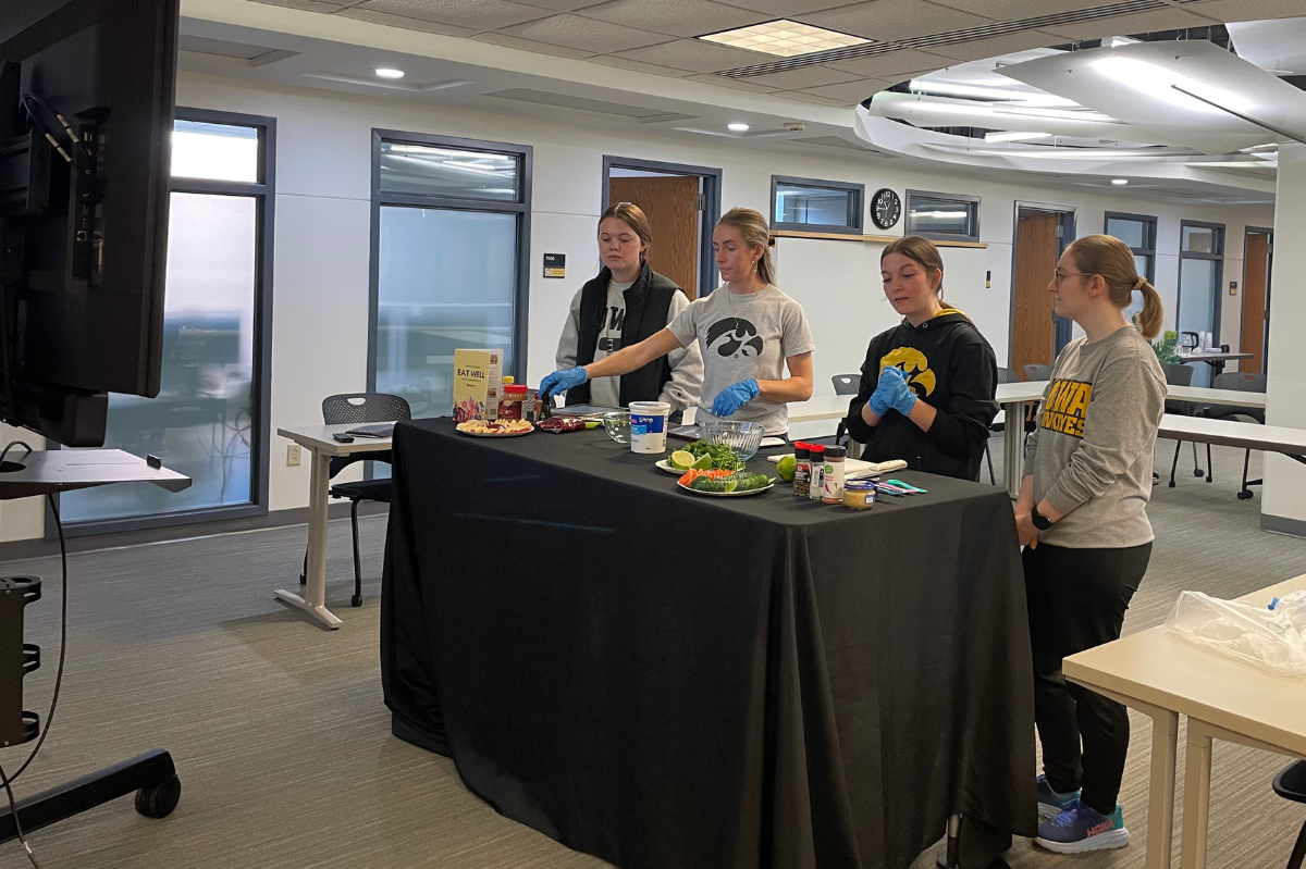 HHP students demonstrating recipes on Zoom
