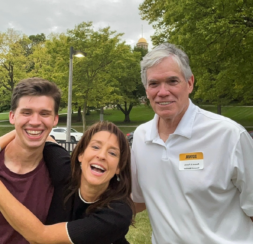 photo of Ryan, Mitzi, and Craig Lynch