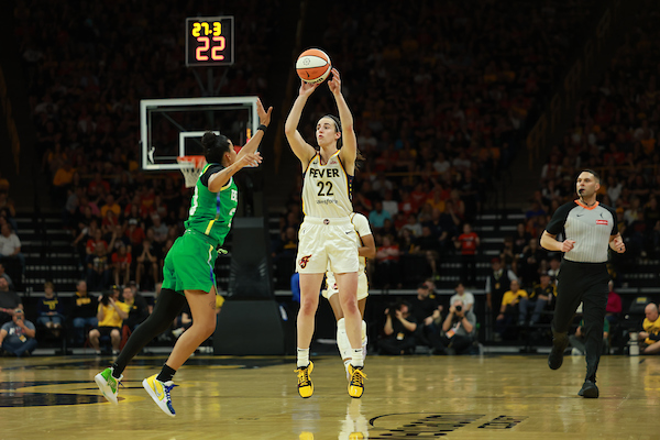 Caitlin Clark playing in Indiana Fever game