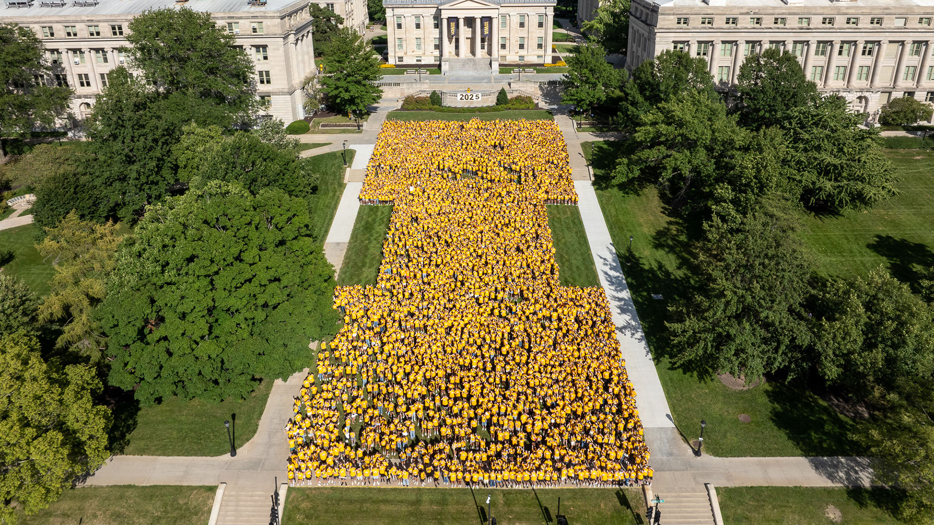 2025 incoming class in the Block 'I' formation