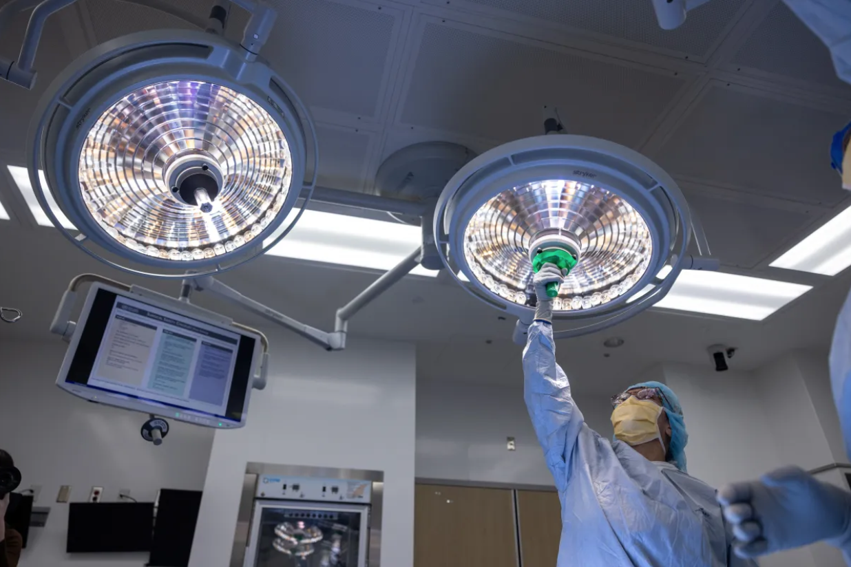 Picture of an operating room